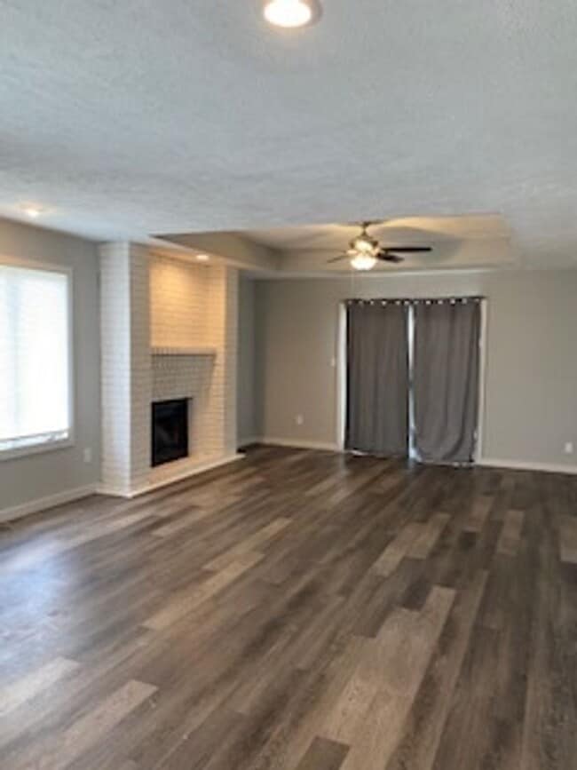 Building Photo - 2 Bed, 2 Bath in Southwest Springfield