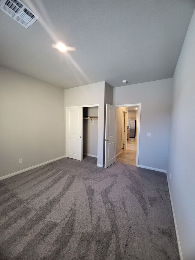 Building Photo - RIVERSTONE CELEBRATE HOMES - Hawk Ave.