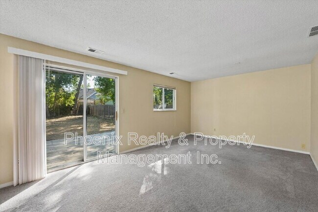Building Photo - 214 S Tyler Ave