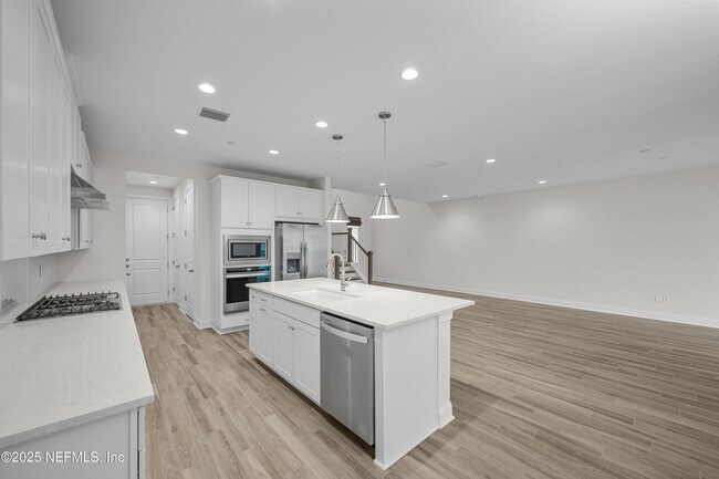 Building Photo - 23 Oak Pk Dr
