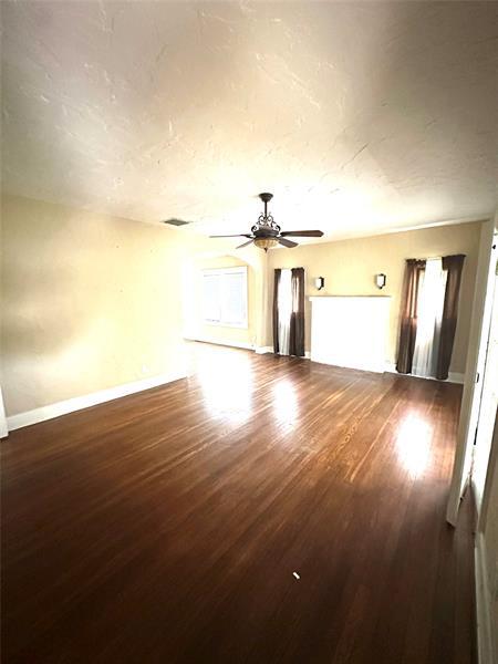 Building Photo - 616 37th St