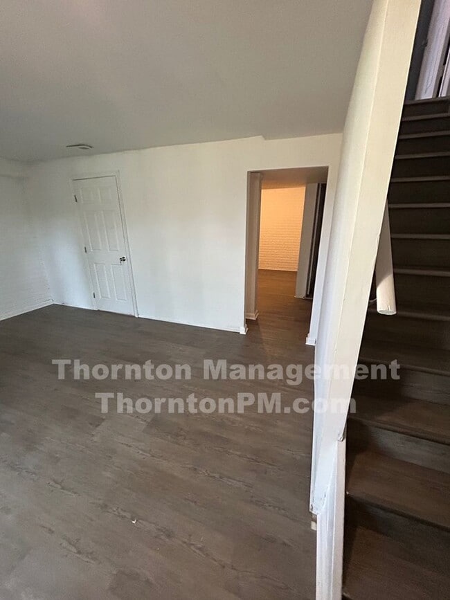 Building Photo - Culpeper Newly Renovated Townhouse