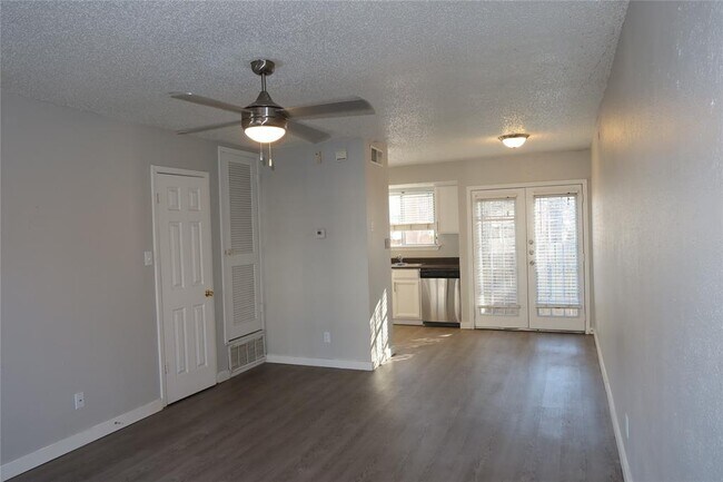 Building Photo - 2005 Glen Allen St