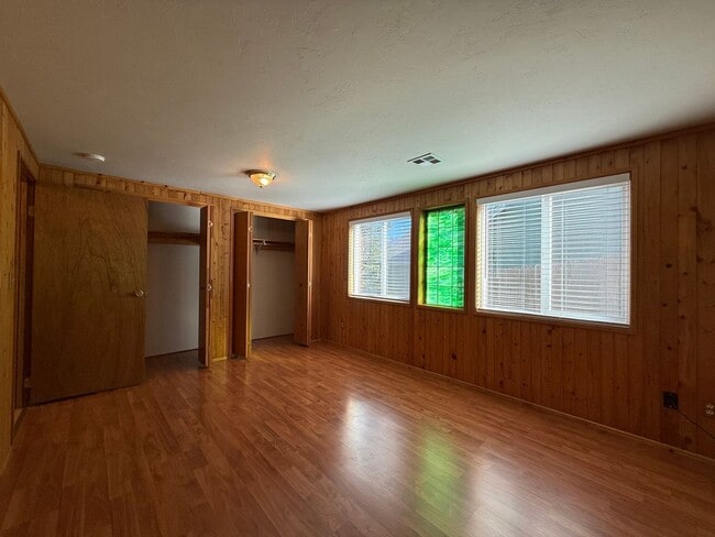 Building Photo - Cute Ashland Cottage | Two bedroom, two bath home | Available Now