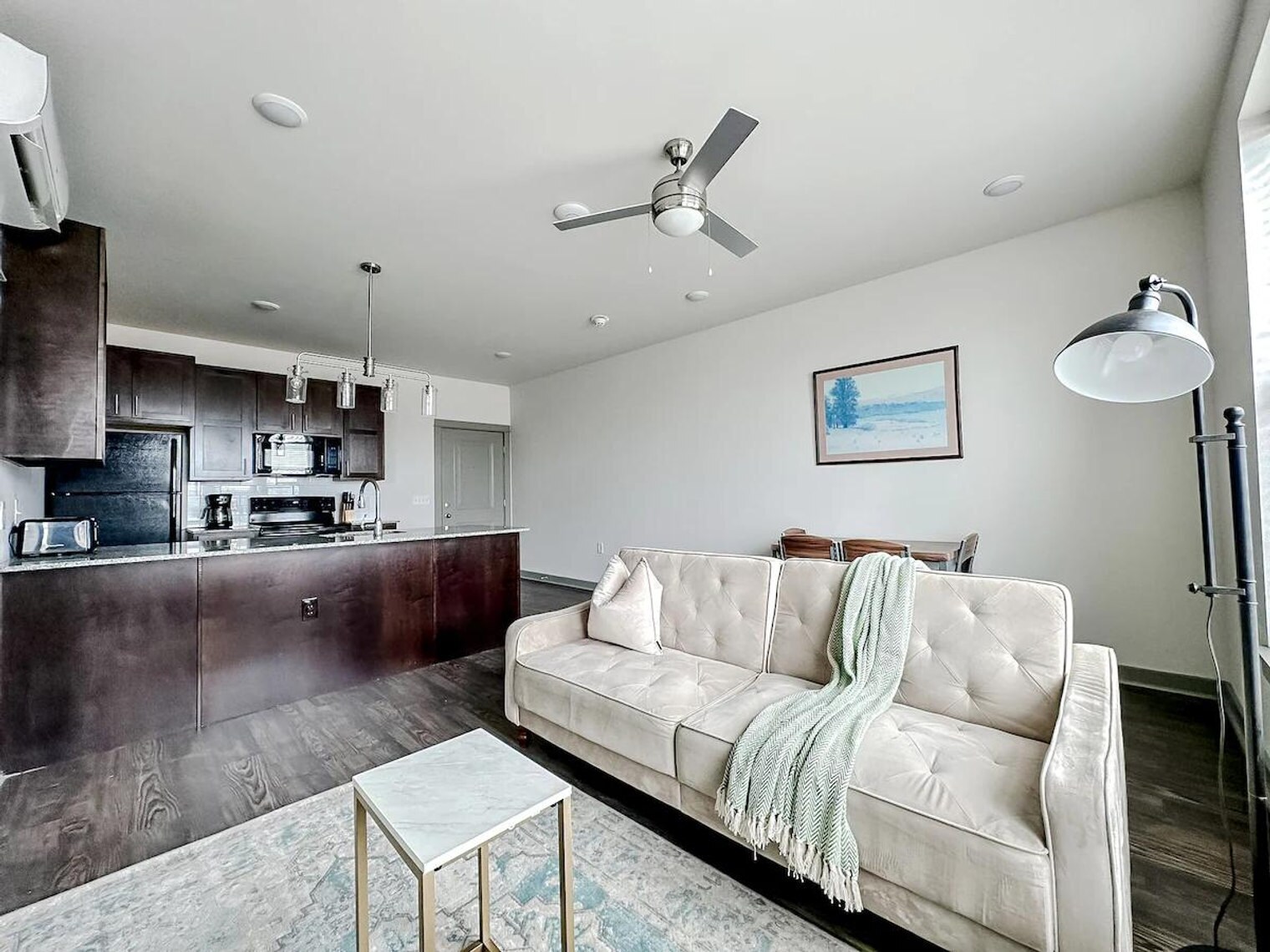 Building Photo - 111 E 4th St