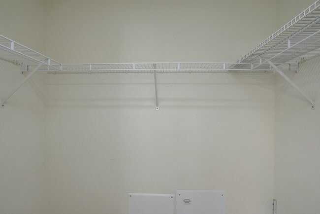 Building Photo - Pinellas Park, Gated Townhome Community 3/2.5/2CG