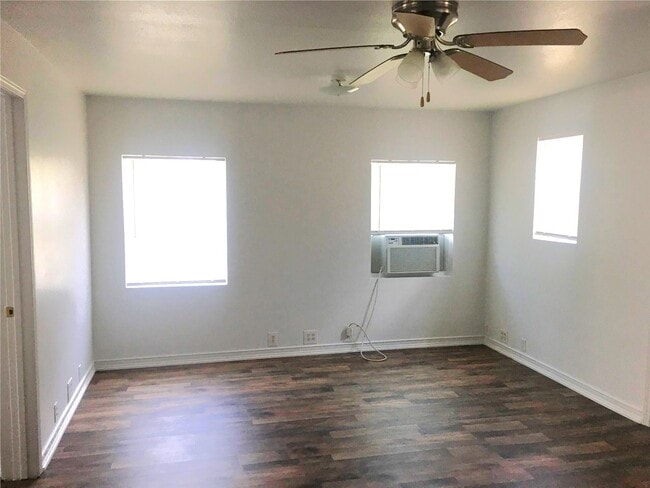 Building Photo - 3818 Hamid Blvd