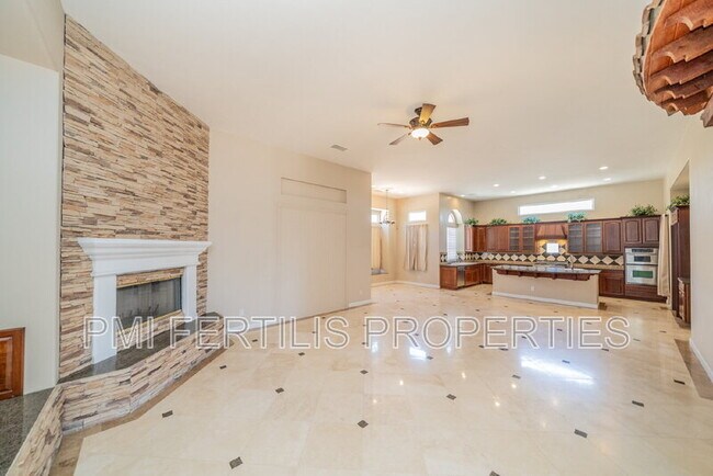 Building Photo - 17425 Cyrus Ln
