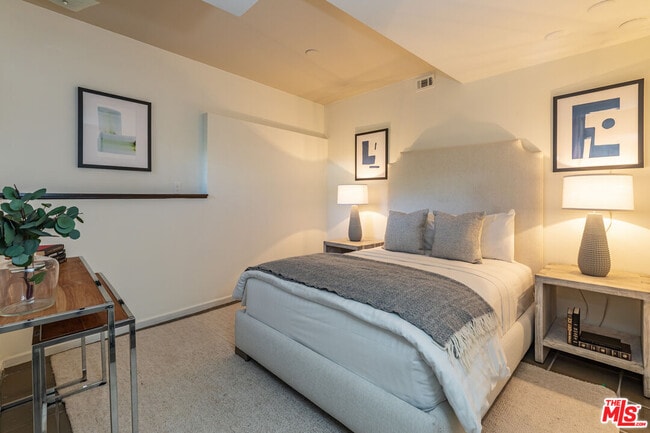 Building Photo - 851 Glenmont Ave