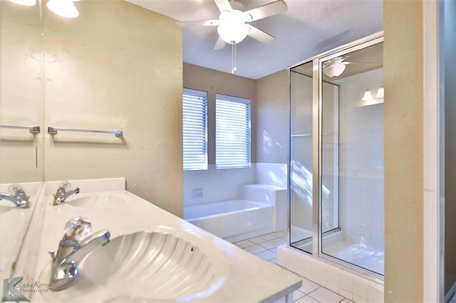 Building Photo - 4025 Inverrary Dr