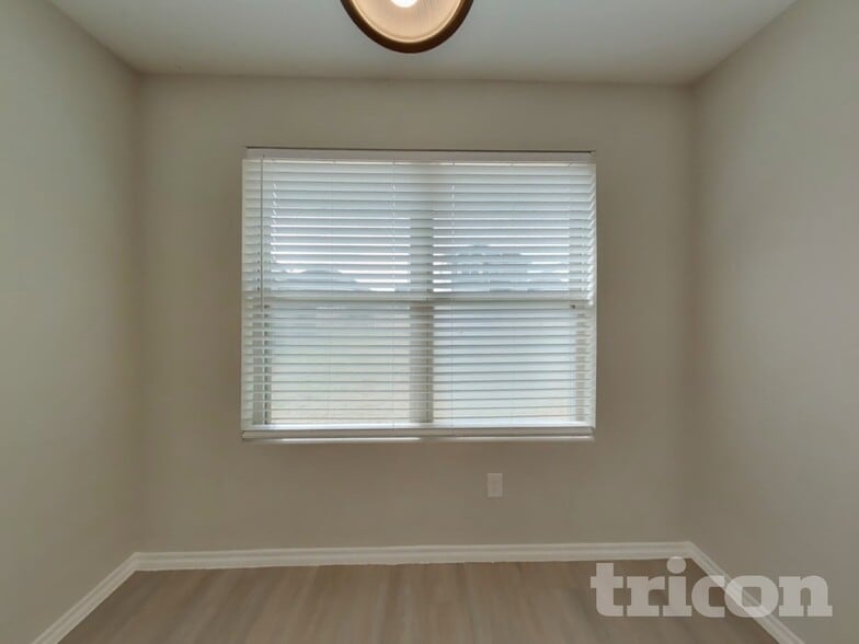 Building Photo - 11151 N Lake Mist Ln