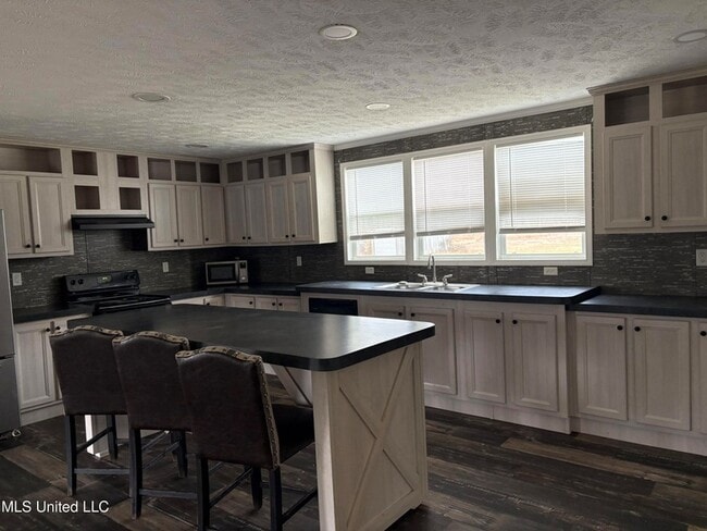 Building Photo - 1639 County Line Rd