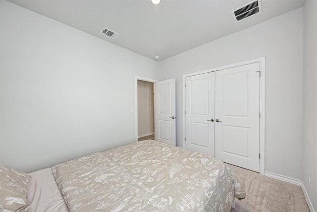 Building Photo - 113 Rampart Lp