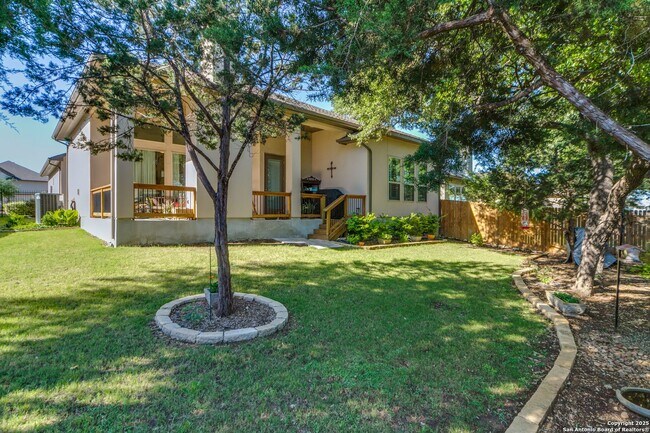 Building Photo - GORGEOUS 3-BEDROOM, 3-BATHROOM SINGLE STOR...