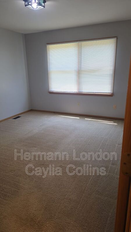 Building Photo - 946 Amaral Cir