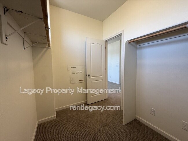 Building Photo - 1552 Bailey Dr