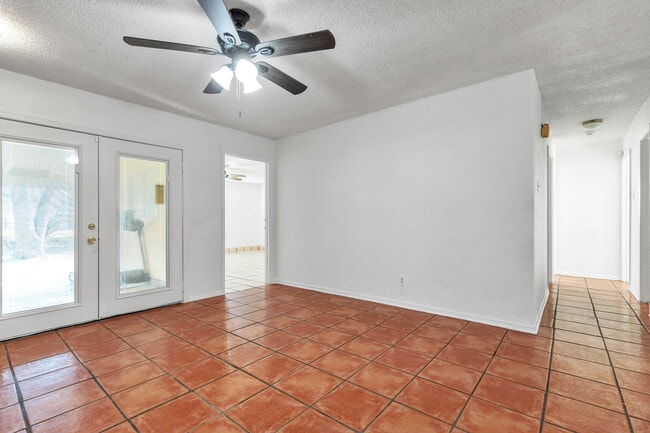 Building Photo - 5935 Highfield St