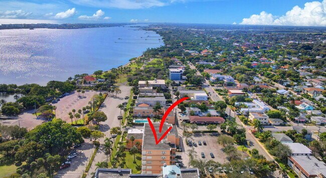 Building Photo - 15 S Golfview Rd