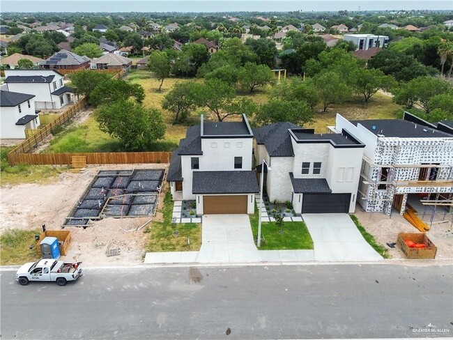 Building Photo - 2609 E Solar Dr
