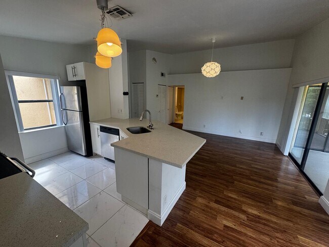 Building Photo - 9999 Summerbreeze Dr