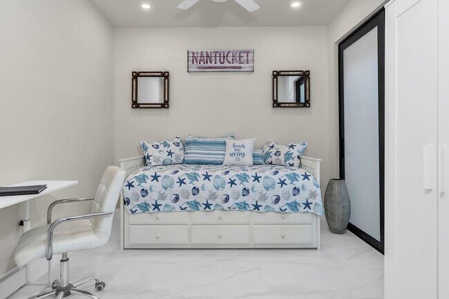 Building Photo - 15 Ocean Breeze