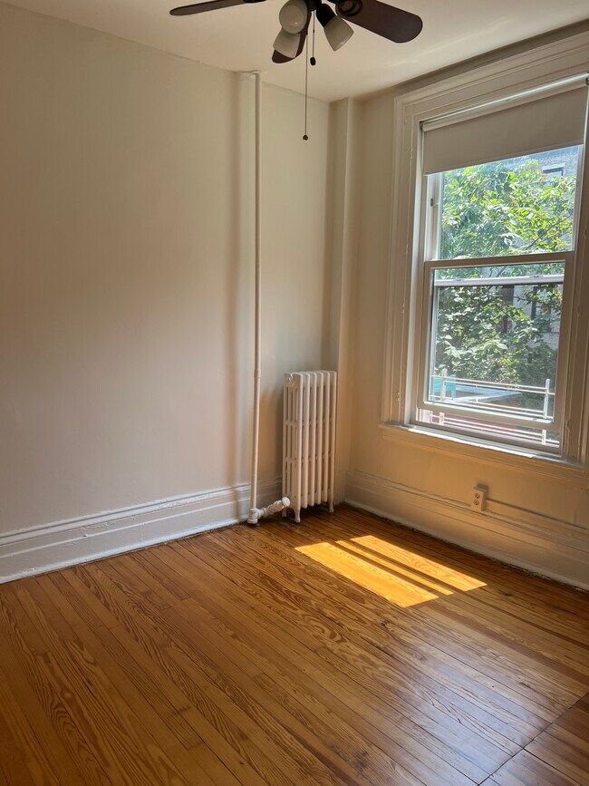 Primary Photo - 164 Pacific St