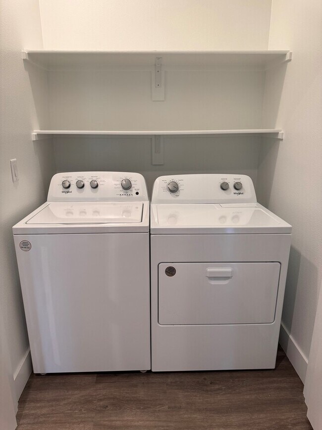 Building Photo - New Home Will Be Ready For Move In June 1st! One Block From Linfield University! Must See Today!