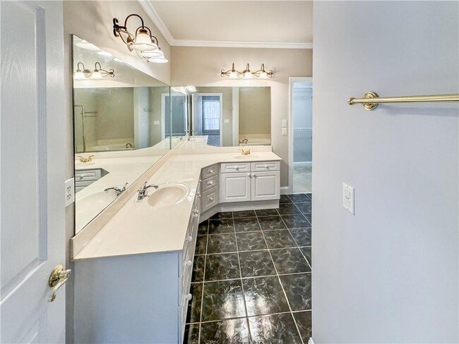 Building Photo - 2000 Sterling Ct