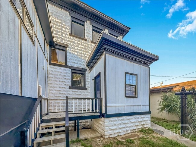 Building Photo - 312 W 37th St