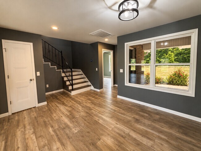 Building Photo - 40049 Back Nine Dr