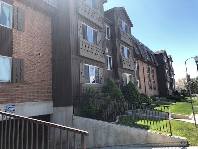 Building Photo - 34 E 700 N