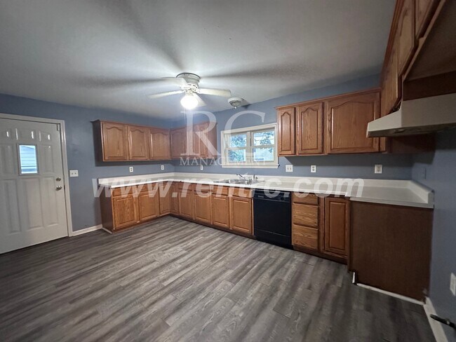 Building Photo - 1101 Chandler-