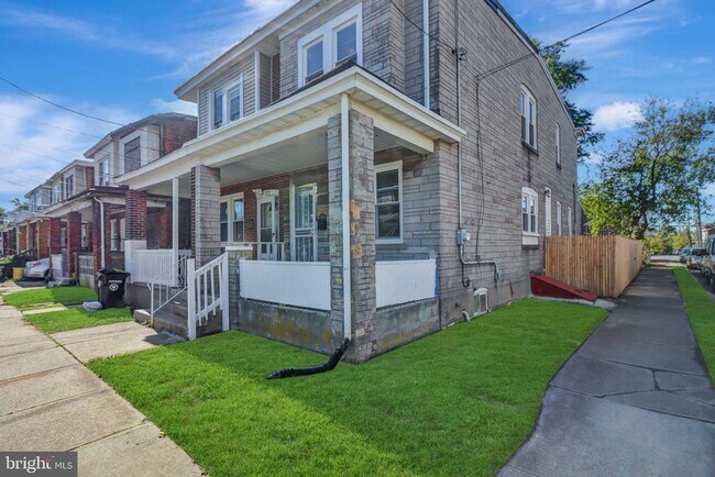 Building Photo - 24 Trent Ave