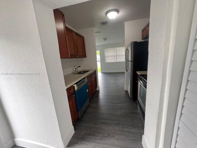 Primary Photo - 3251 SW 56th Ave