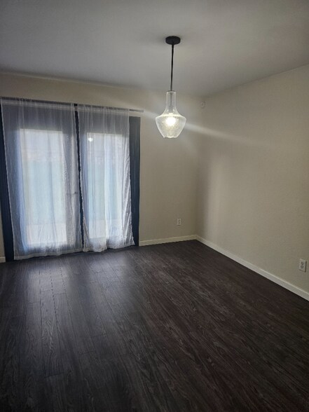 Building Photo - 7575 Hedgeoak Ct