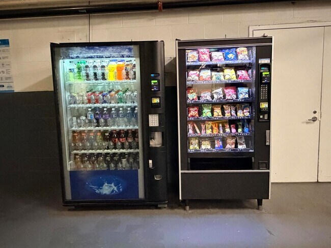 Building Photo - 389 Washington St