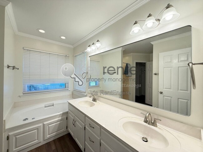Building Photo - 5515 Misty Valley Dr