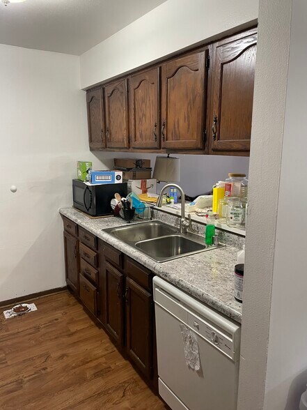 well organized kitchen - 2014 McKenna Blvd