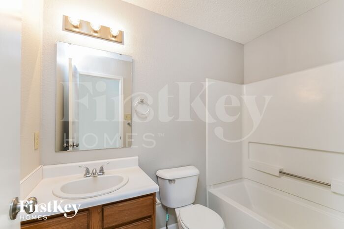 Building Photo - 11815 Buck Creek Cir