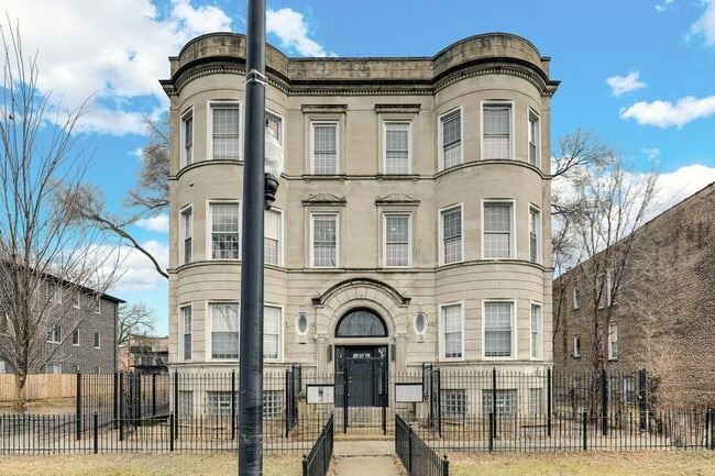 Building Photo - 5341 S Indiana Ave