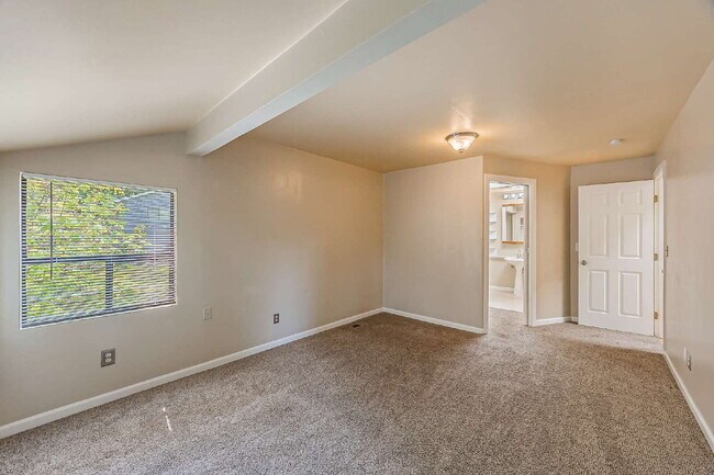 Building Photo - NOT SHOWING THIS PROPERTY AT THIS TIME>  W...