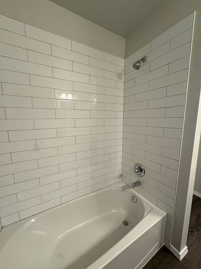 Building Photo - New build "Be the 1st to live THERE" 3/2/2...