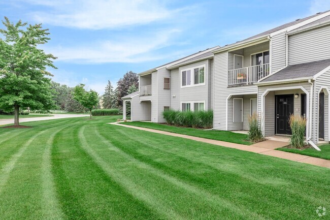 Building Photo - Oaks at Hampton Apartments