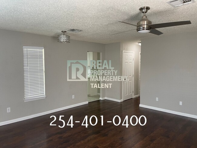 Building Photo - NOW AVAILABLE 3 Bedroom, 2 Bathroom Home f...