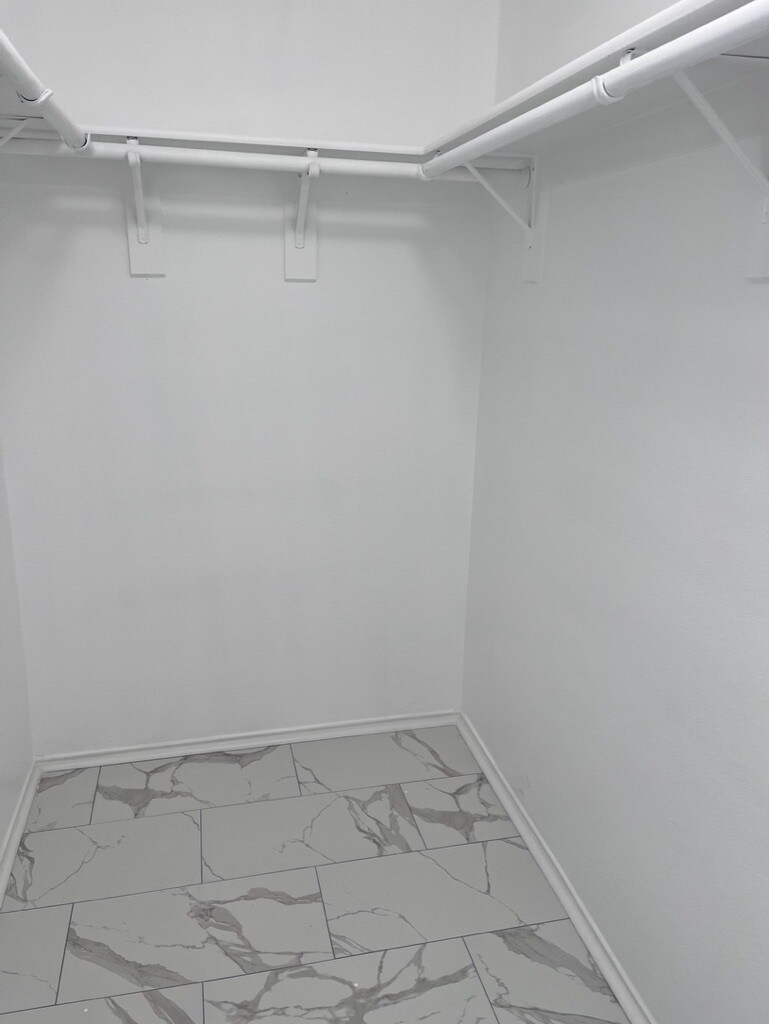 Building Photo - 6820 Douglas Creek