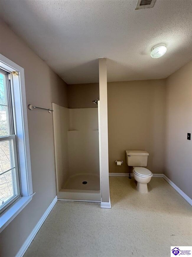 Building Photo - 110 Brendenwood Ct