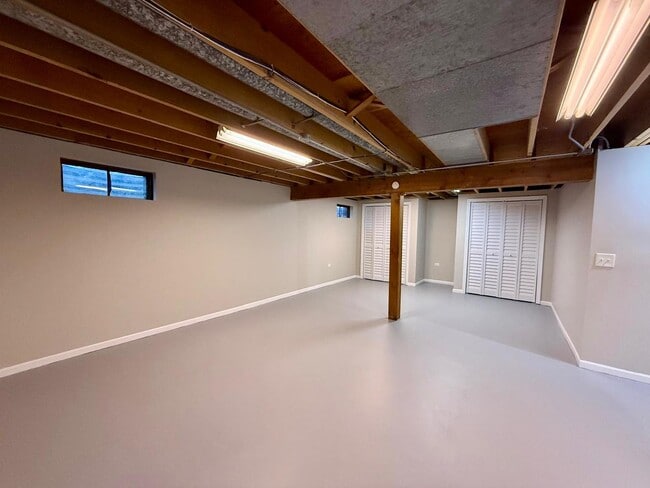 Building Photo - 746 N Glenwood Pl