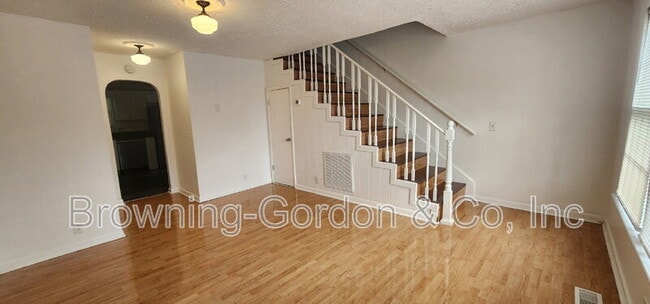 Building Photo - 2514 Glenrose Ave
