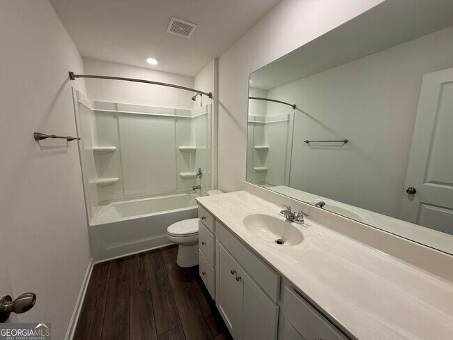 Building Photo - 788 Gelderland Dr