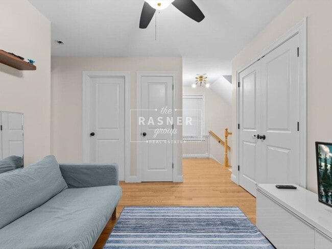 Building Photo - 17 Beacon St